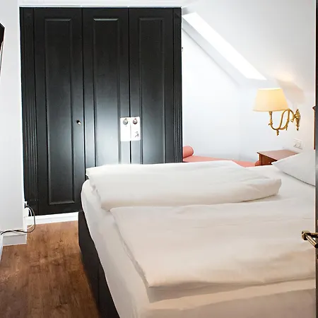 دورميرو هالي