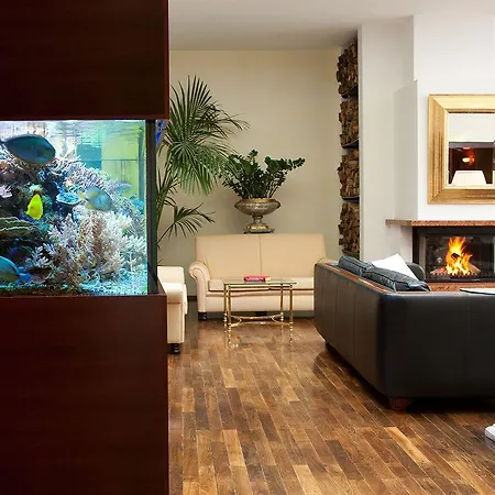 哈雷多米尔霍酒店 4* Halle (Saale)